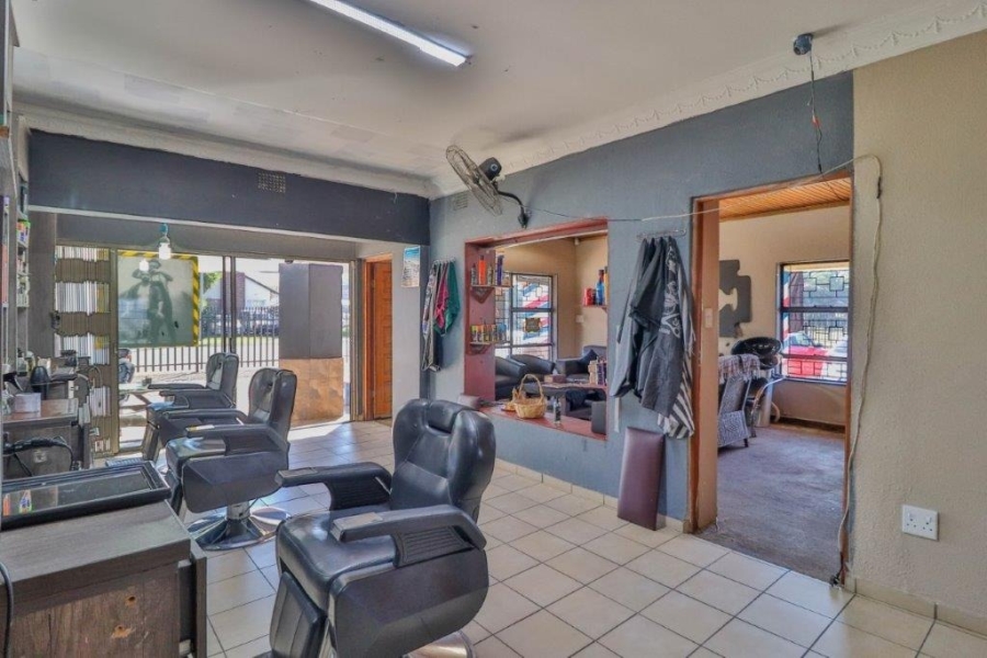 Commercial Property for Sale in Ravenswood Gauteng