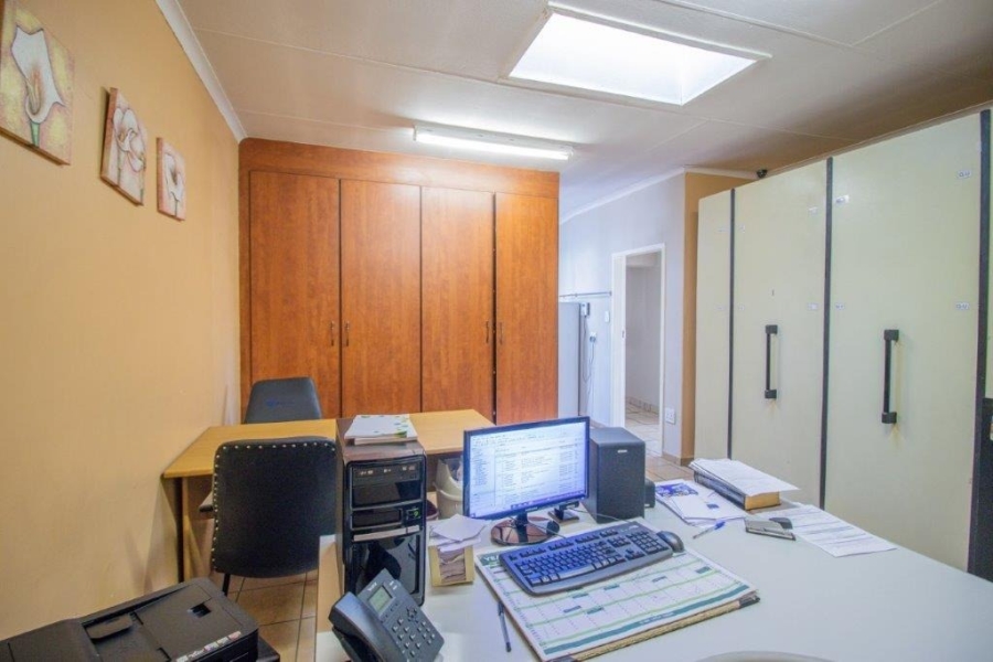 Commercial Property for Sale in Ravenswood Gauteng