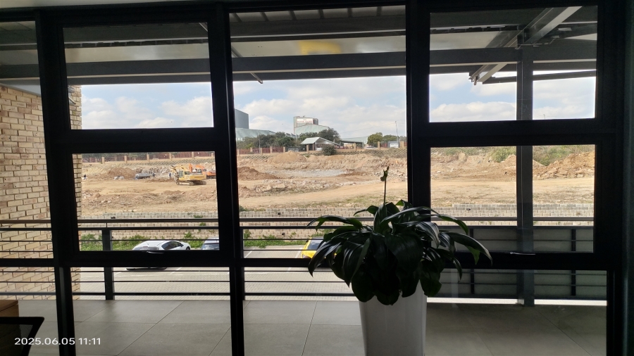 To Let commercial Property for Rent in North Riding Gauteng
