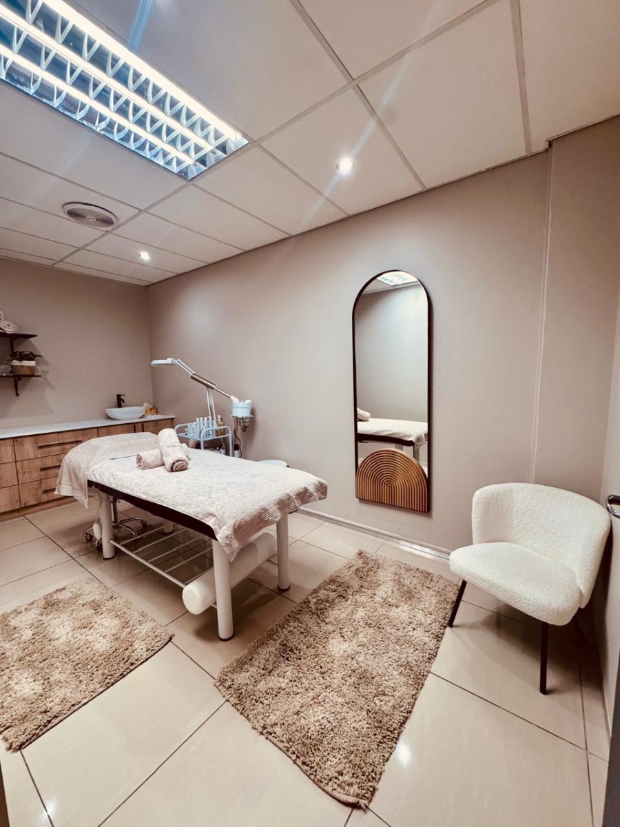 To Let Commercial Property for Rent in Pierre Van Ryneveld Gauteng