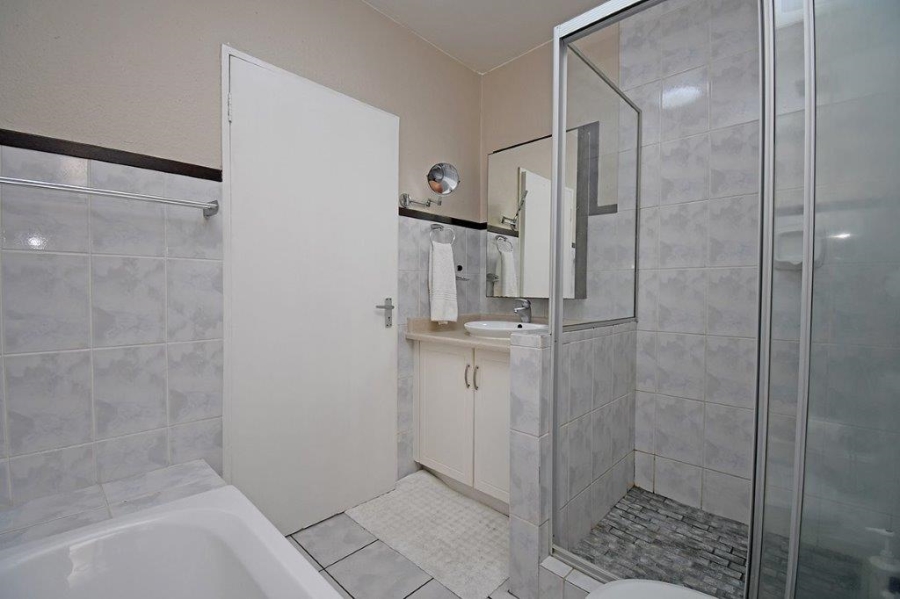 2 Bedroom Property for Sale in Dowerglen Ext 4 Gauteng