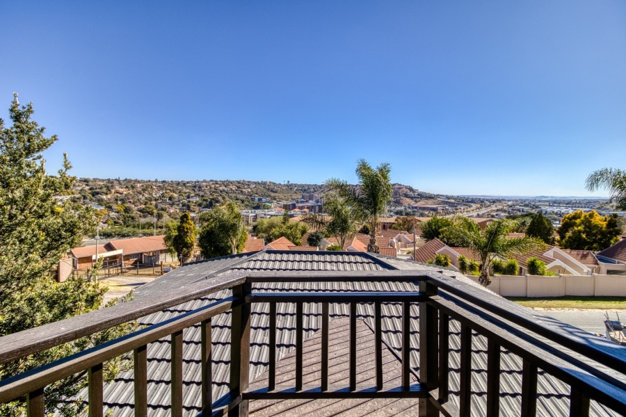 4 Bedroom Property for Sale in Quellerina Gauteng