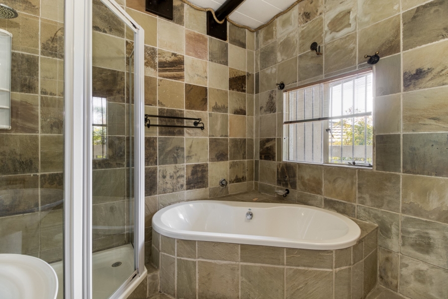 4 Bedroom Property for Sale in Quellerina Gauteng