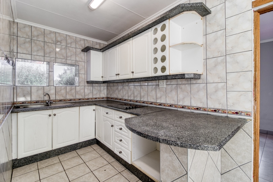 4 Bedroom Property for Sale in Quellerina Gauteng