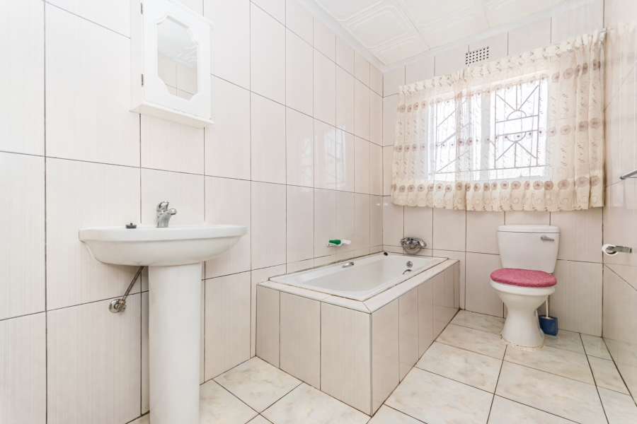 4 Bedroom Property for Sale in Kagiso Gauteng