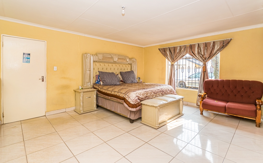 4 Bedroom Property for Sale in Kagiso Gauteng