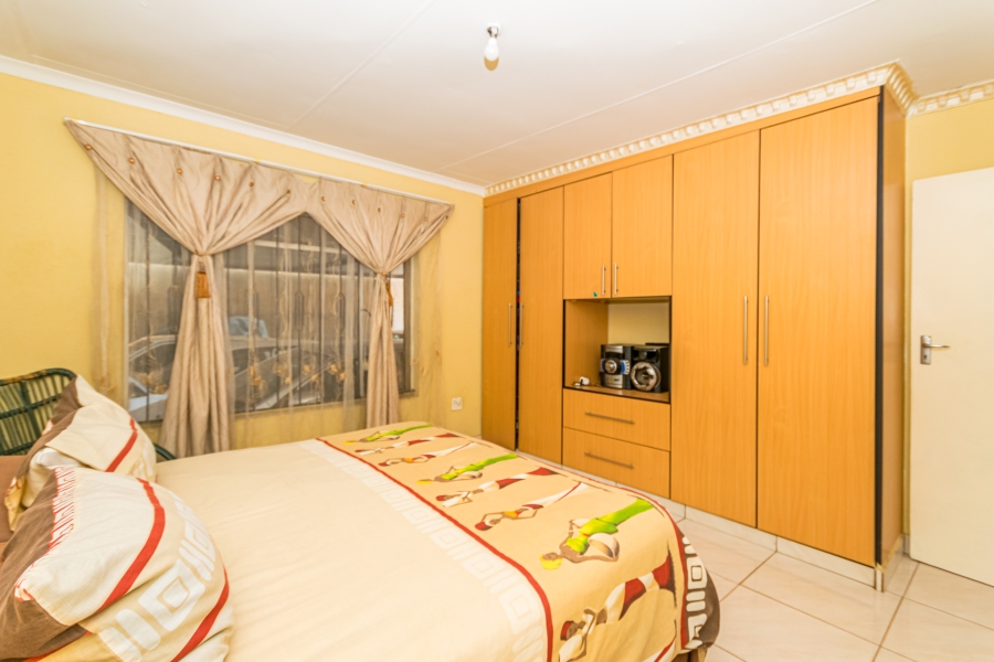 4 Bedroom Property for Sale in Kagiso Gauteng