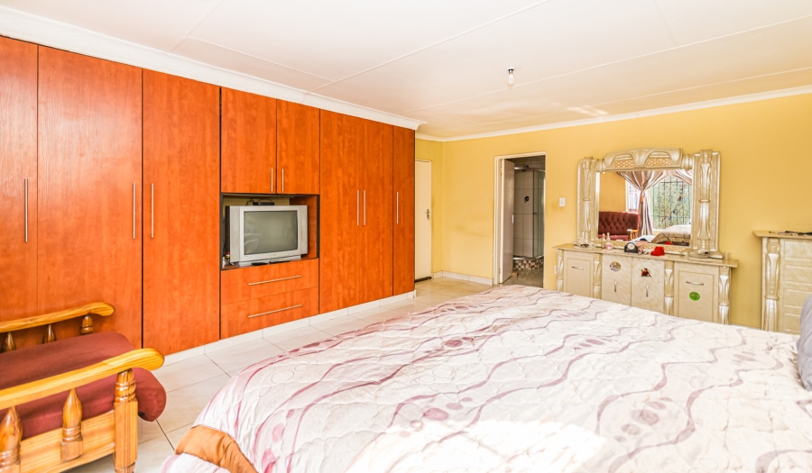 4 Bedroom Property for Sale in Kagiso Gauteng