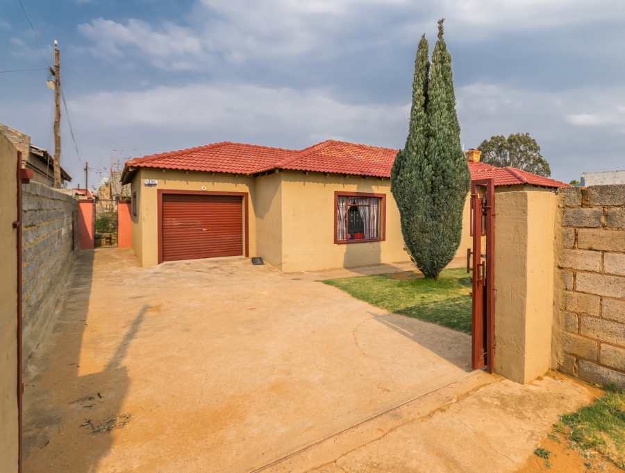 4 Bedroom Property for Sale in Kagiso Gauteng
