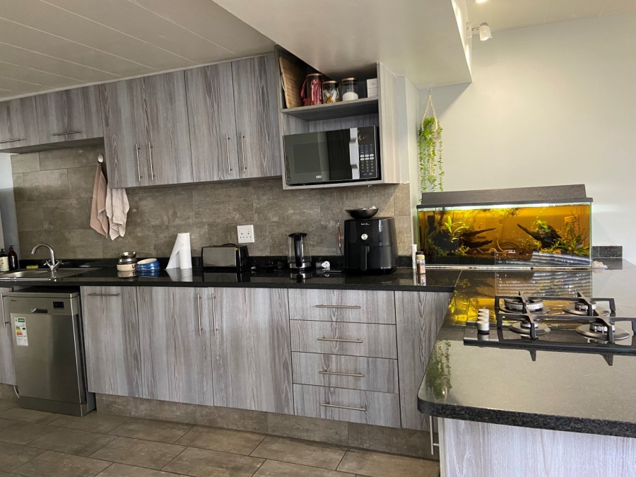 To Let 1 Bedroom Property for Rent in Northcliff Gauteng