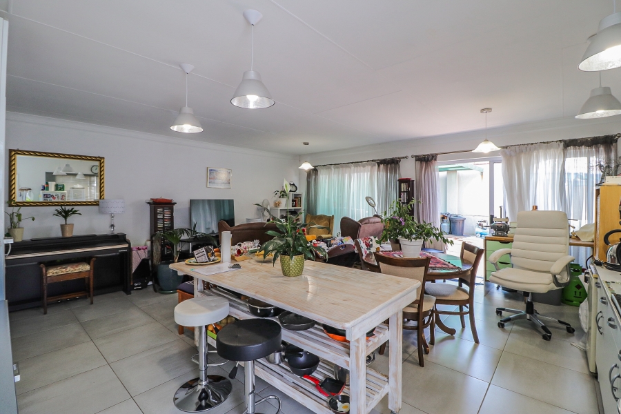 1 Bedroom Property for Sale in Edenvale Central Gauteng