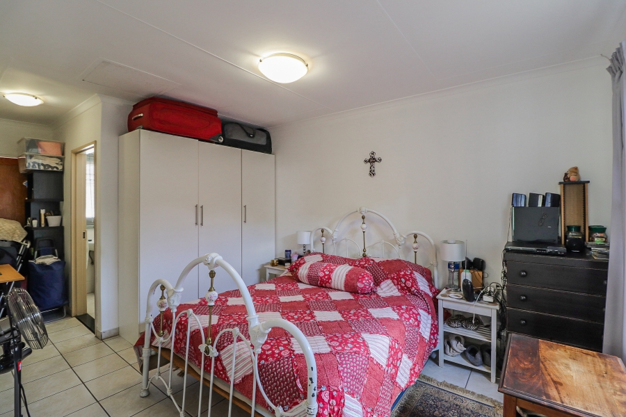 1 Bedroom Property for Sale in Edenvale Central Gauteng