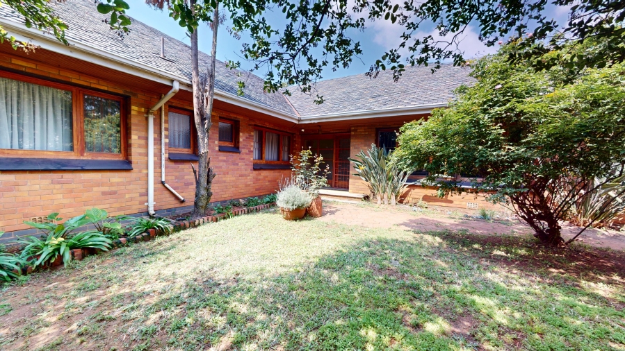 5 Bedroom Property for Sale in Lambton Gauteng