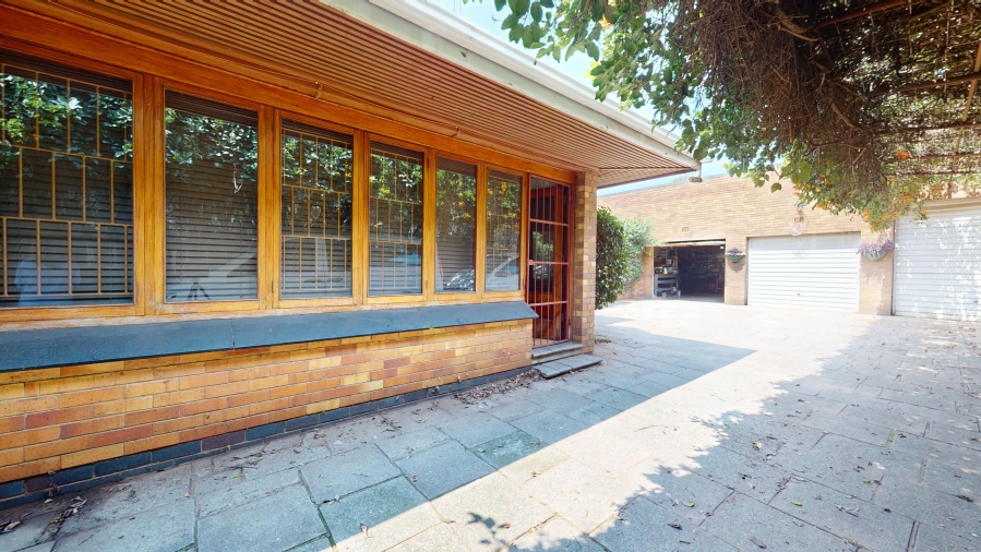 5 Bedroom Property for Sale in Lambton Gauteng