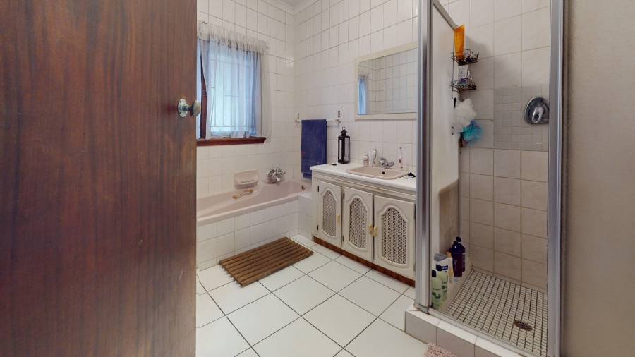 5 Bedroom Property for Sale in Lambton Gauteng
