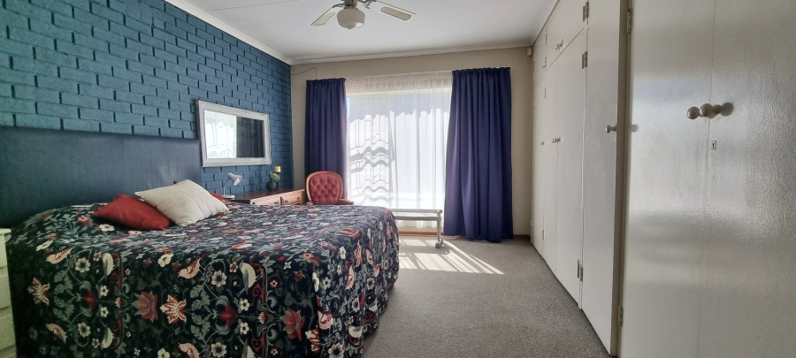 5 Bedroom Property for Sale in Sunward Park Gauteng