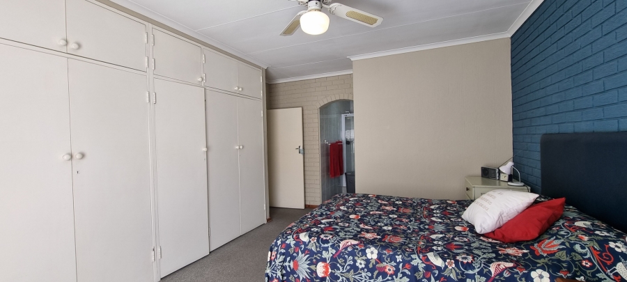 5 Bedroom Property for Sale in Sunward Park Gauteng
