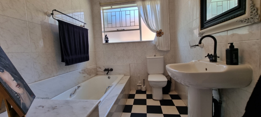 5 Bedroom Property for Sale in Sunward Park Gauteng