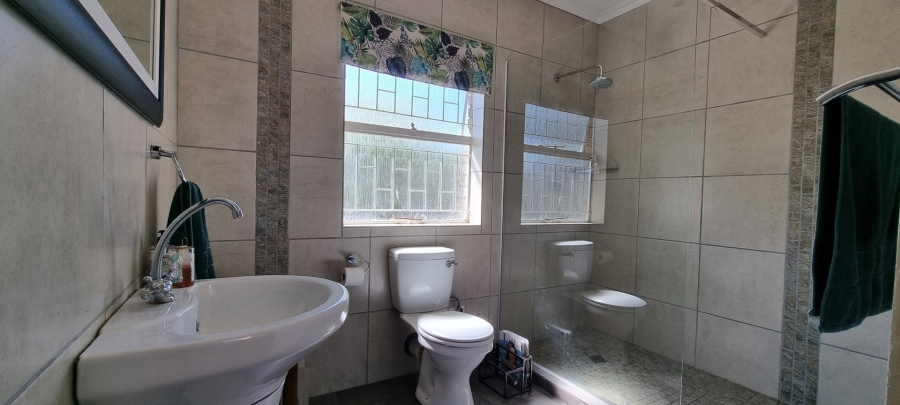 5 Bedroom Property for Sale in Sunward Park Gauteng
