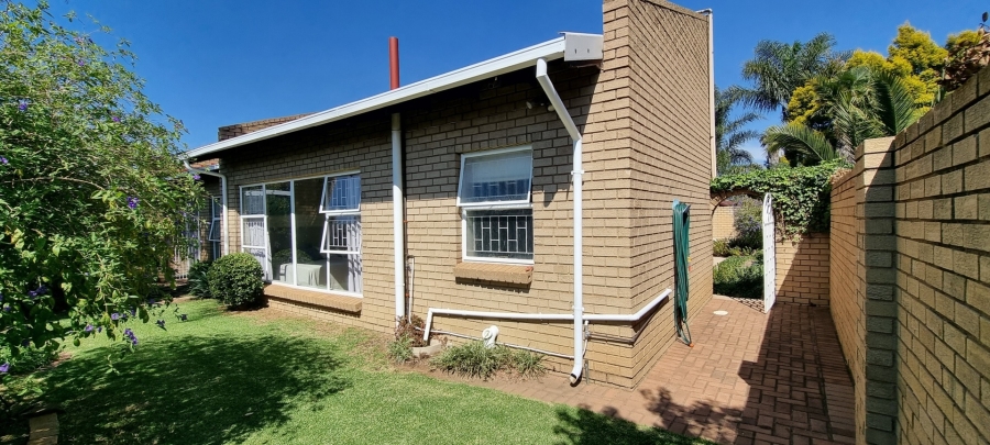 5 Bedroom Property for Sale in Sunward Park Gauteng