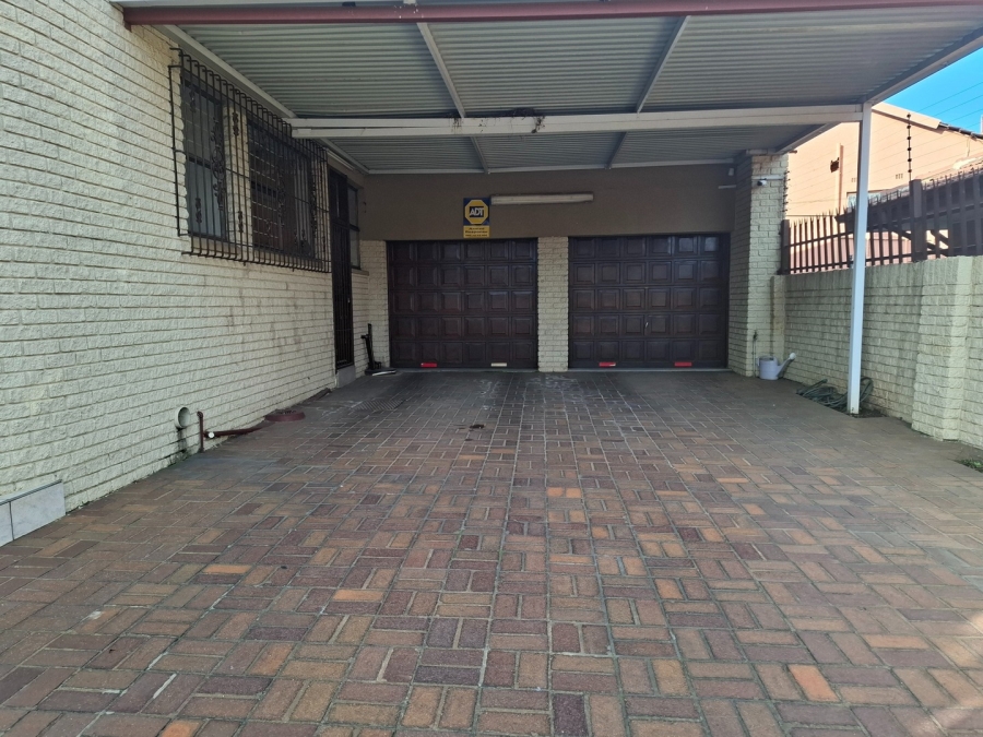 6 Bedroom Property for Sale in Actonville Gauteng