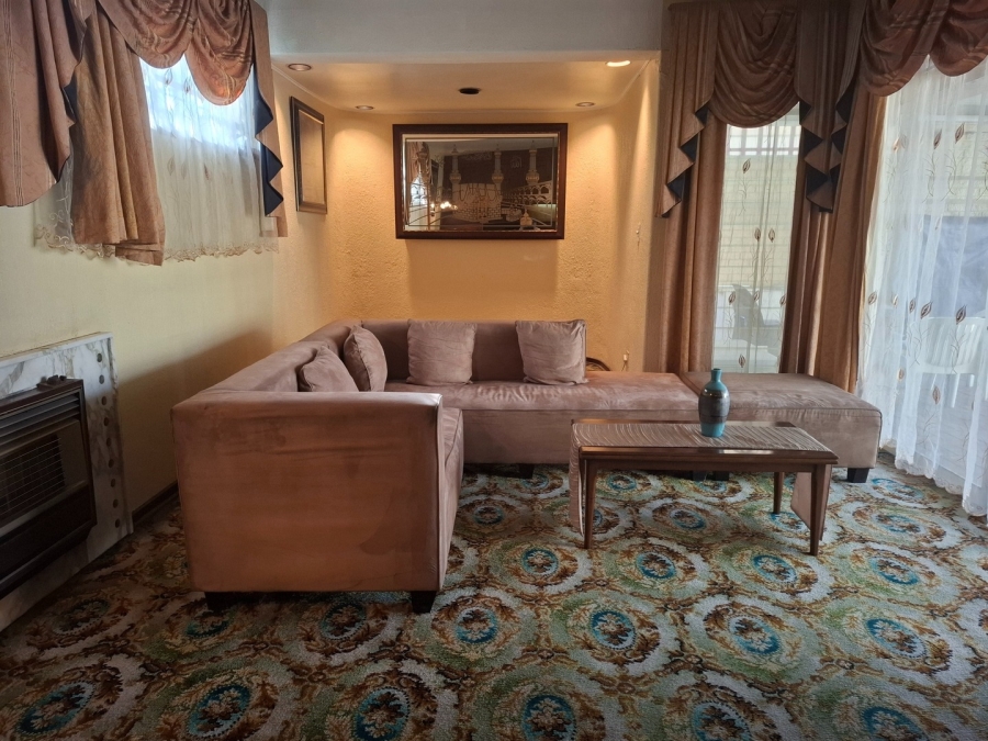 6 Bedroom Property for Sale in Actonville Gauteng