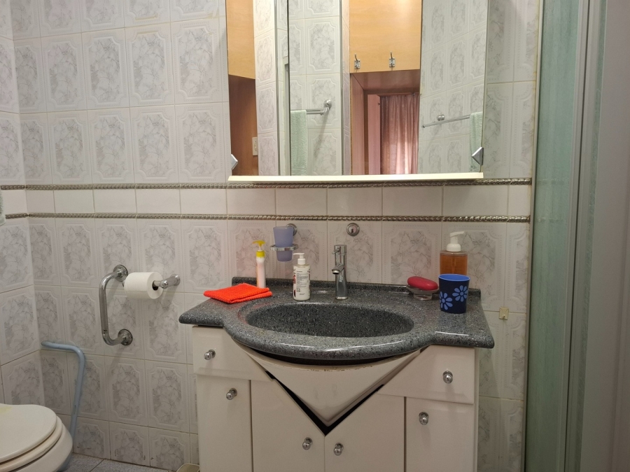6 Bedroom Property for Sale in Actonville Gauteng
