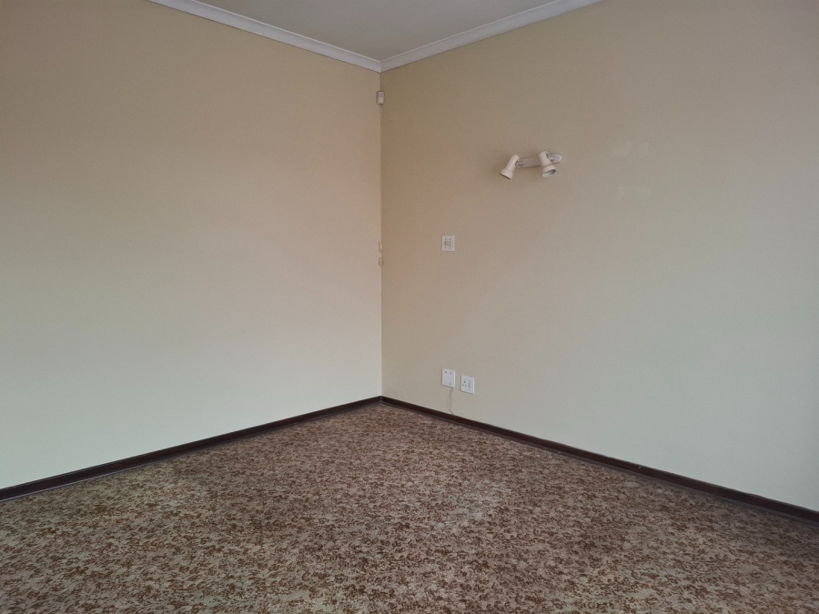 6 Bedroom Property for Sale in Actonville Gauteng