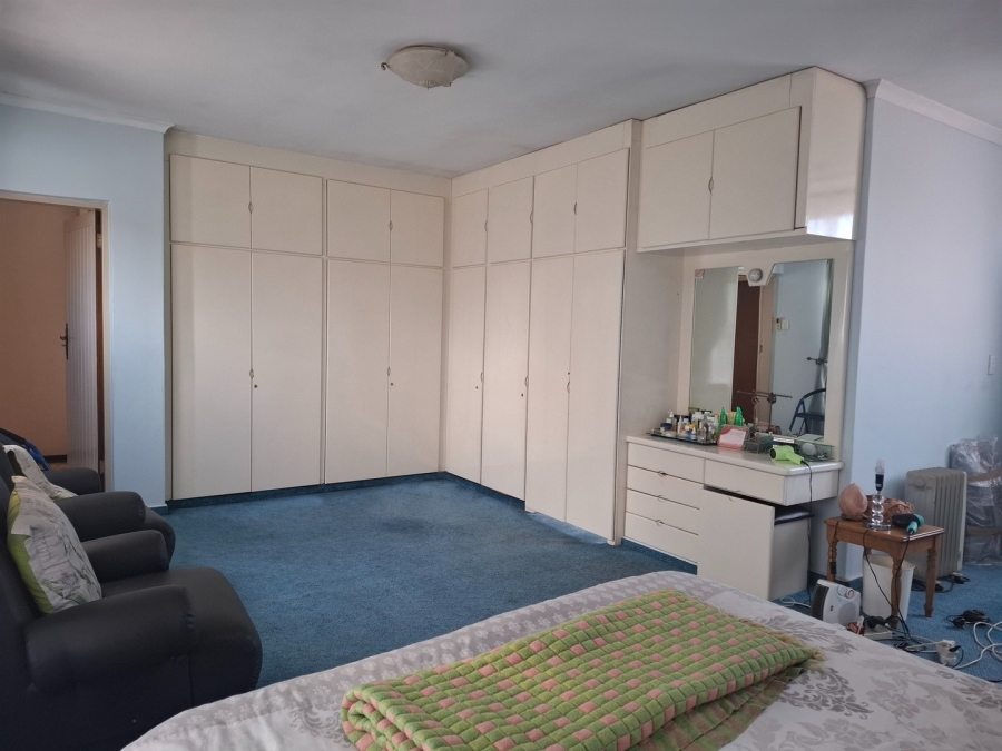 6 Bedroom Property for Sale in Actonville Gauteng
