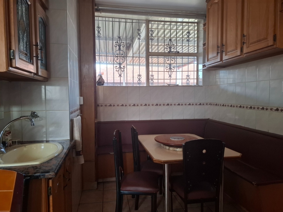 6 Bedroom Property for Sale in Actonville Gauteng