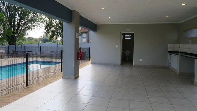 To Let 2 Bedroom Property for Rent in Erand Gardens Gauteng