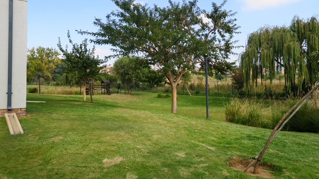 To Let 2 Bedroom Property for Rent in Erand Gardens Gauteng