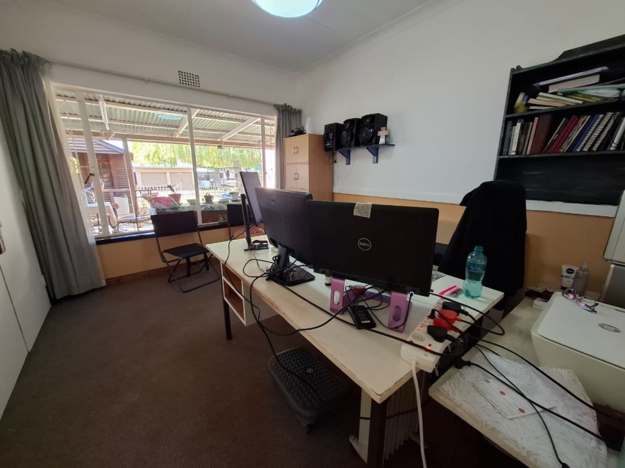 4 Bedroom Property for Sale in Meyerton Central Gauteng