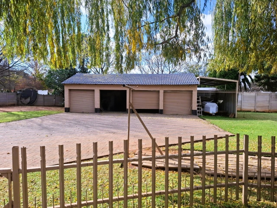 4 Bedroom Property for Sale in Meyerton Central Gauteng