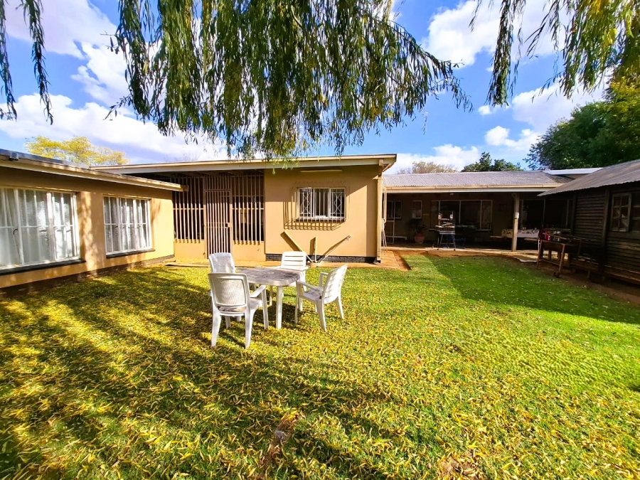 4 Bedroom Property for Sale in Meyerton Central Gauteng
