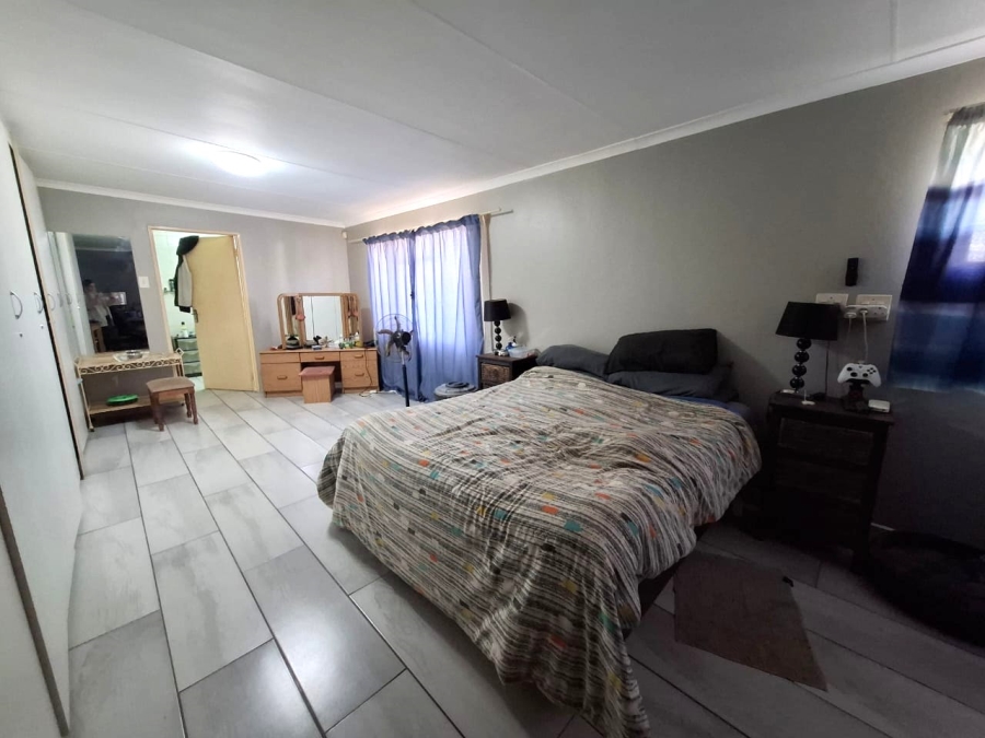 4 Bedroom Property for Sale in Meyerton Central Gauteng