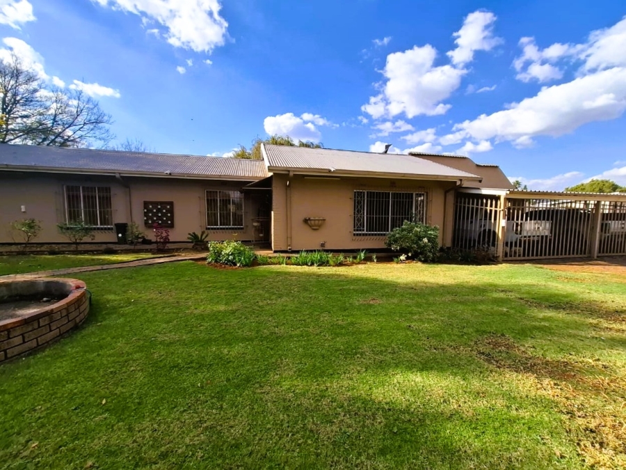 4 Bedroom Property for Sale in Meyerton Central Gauteng