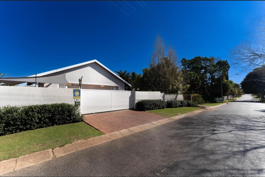 4 Bedroom Property for Sale in Waterkloof Ridge Gauteng