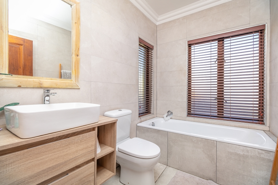 4 Bedroom Property for Sale in Maroeladal Gauteng