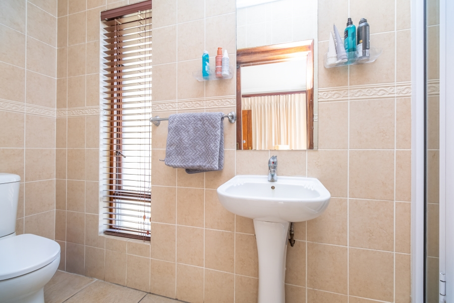 4 Bedroom Property for Sale in Maroeladal Gauteng