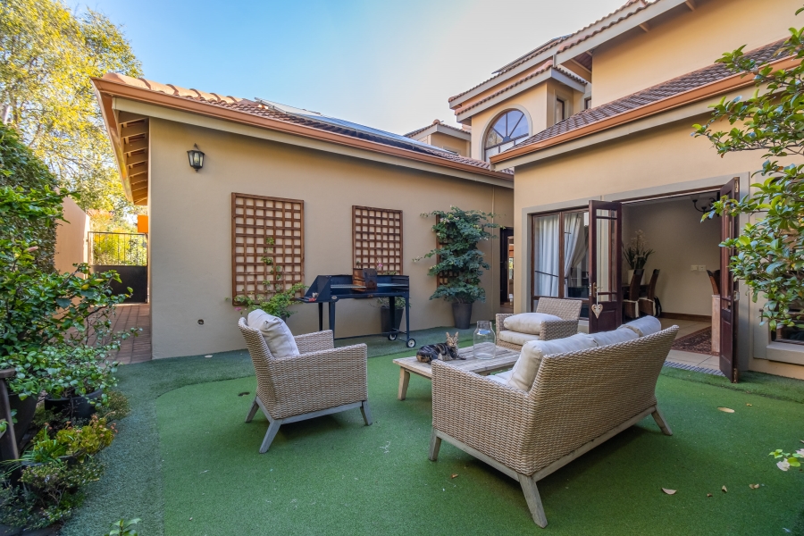 4 Bedroom Property for Sale in Maroeladal Gauteng