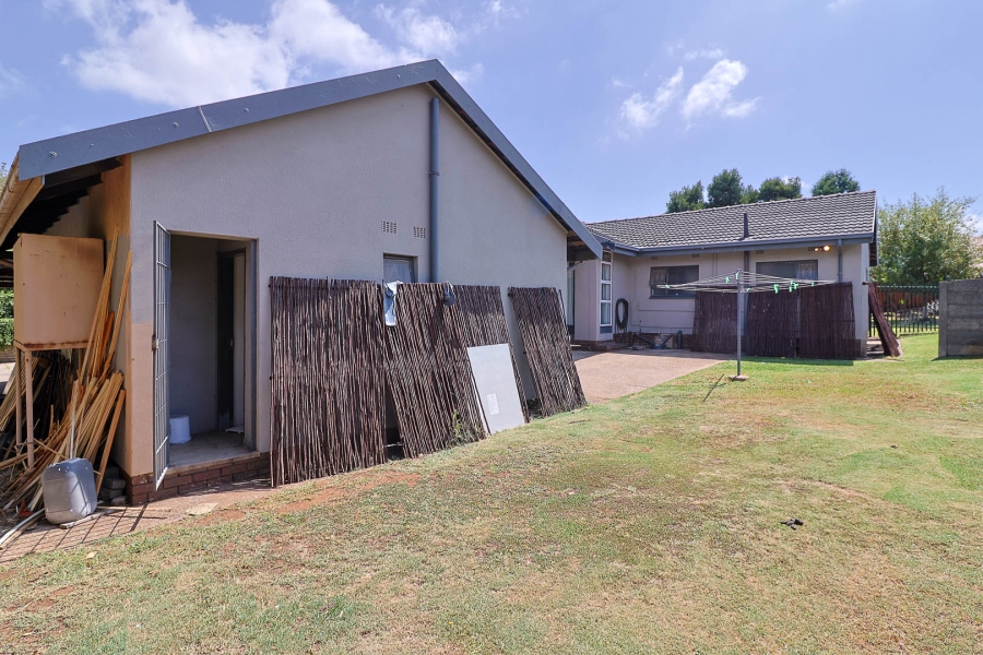 3 Bedroom Property for Sale in Verwoerdpark Gauteng