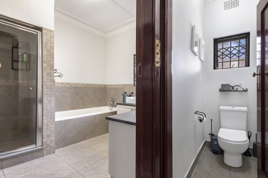 3 Bedroom Property for Sale in Greenside Gauteng
