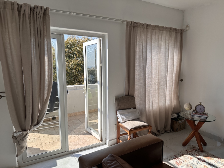 To Let 1 Bedroom Property for Rent in Illovo Gauteng