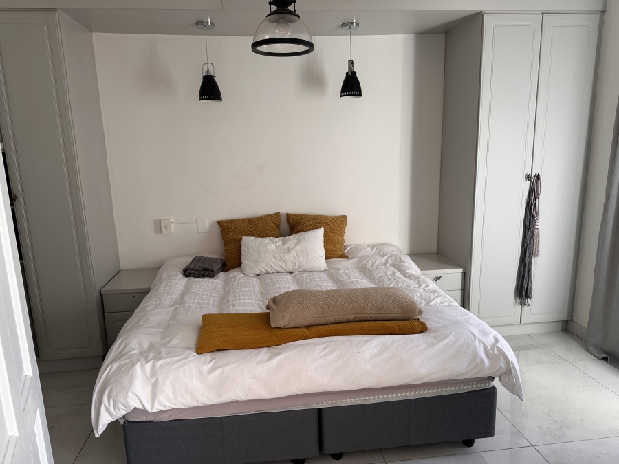 To Let 1 Bedroom Property for Rent in Illovo Gauteng
