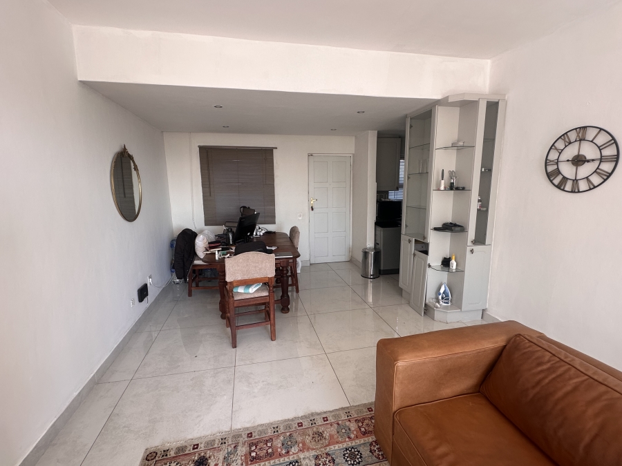 To Let 1 Bedroom Property for Rent in Illovo Gauteng