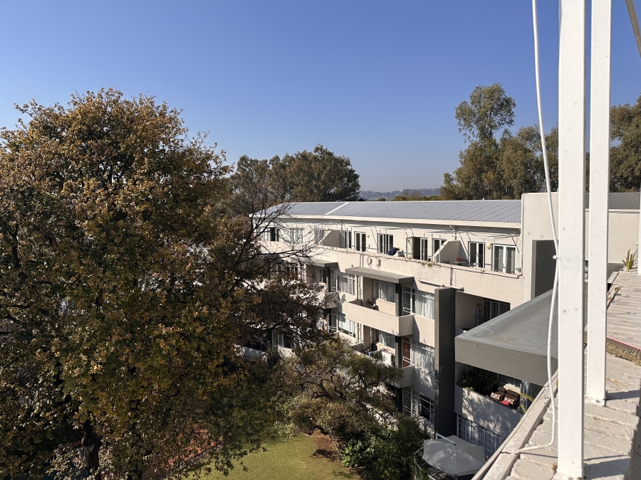 To Let 1 Bedroom Property for Rent in Illovo Gauteng