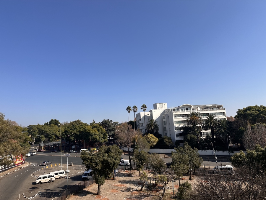 To Let 1 Bedroom Property for Rent in Illovo Gauteng