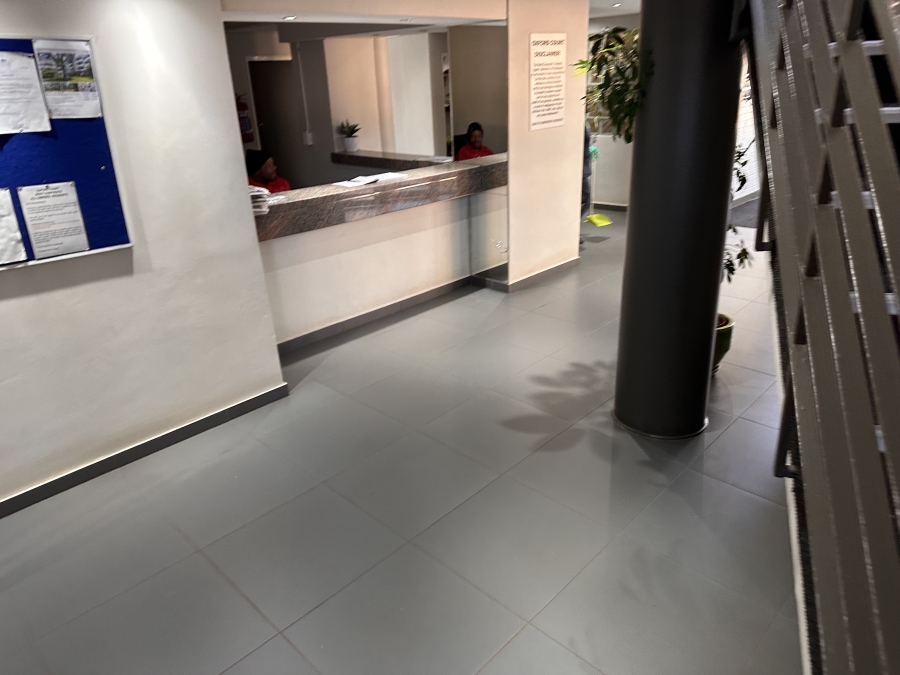 To Let 1 Bedroom Property for Rent in Illovo Gauteng