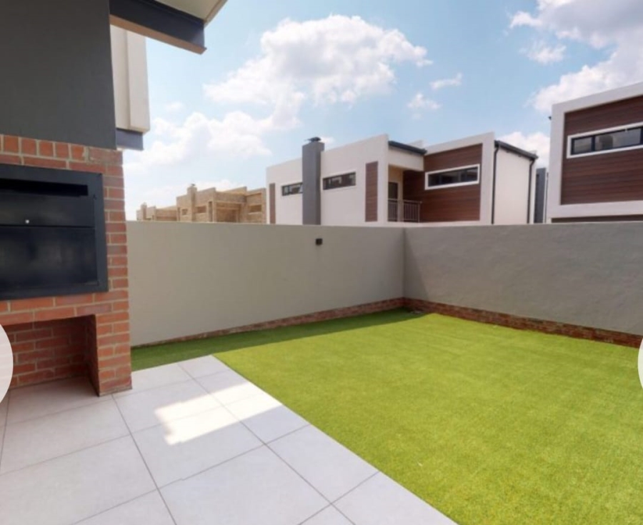 4 Bedroom Property for Sale in Sunninghill Gauteng
